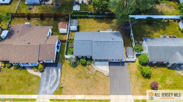 10 Norwood Avenue, Monroe, NJ 08831