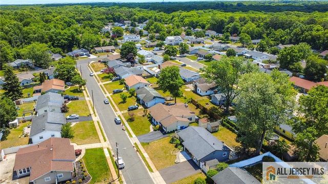 10 Norwood Avenue, Monroe, NJ 08831