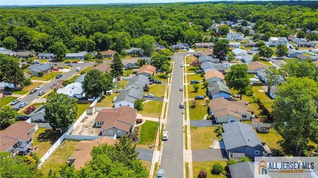 10 Norwood Avenue, Monroe, NJ 08831