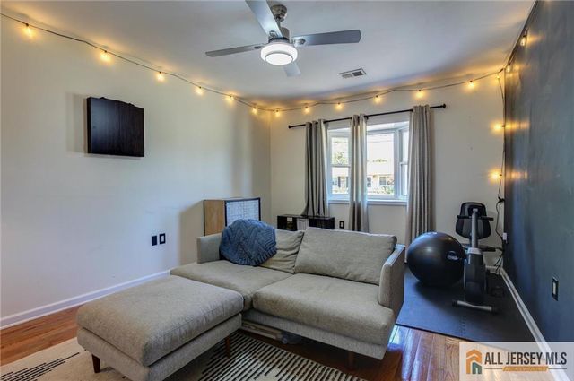 10 Norwood Avenue, Monroe, NJ 08831