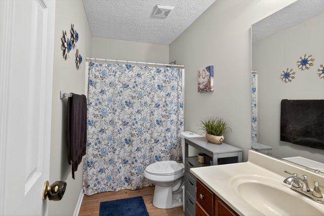 216 Ellemoor Lane, Lexington, KY 40515