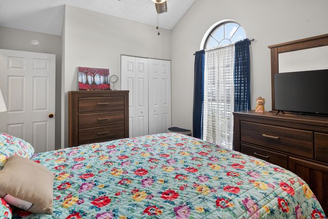 216 Ellemoor Lane, Lexington, KY 40515