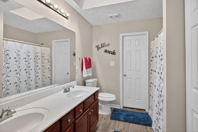 216 Ellemoor Lane, Lexington, KY 40515