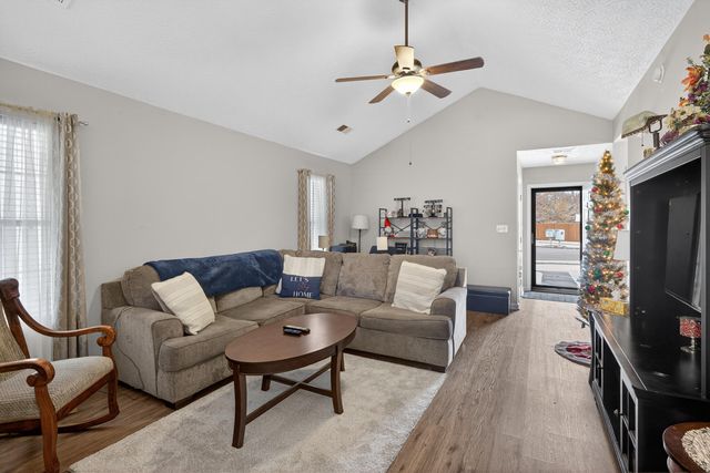 216 Ellemoor Lane, Lexington, KY 40515