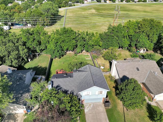 3027 N Governeour Cir, Wichita, KS 67226