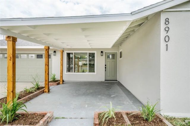 8901 Glencoe Drive, Riverside, CA 92503