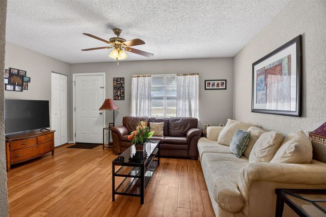 365 W LANSDOWNE AVENUE, Orange City, FL 32763