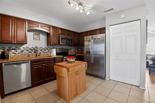 365 W LANSDOWNE AVENUE, Orange City, FL 32763