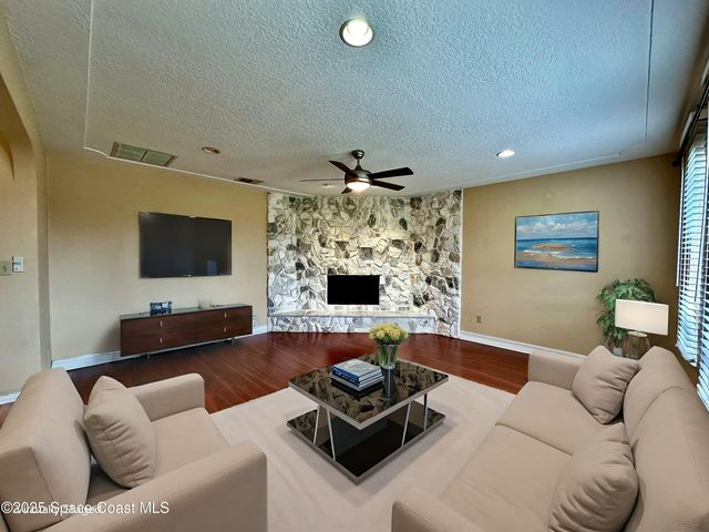 1084 Herne Avenue NE, Palm Bay, FL 32907