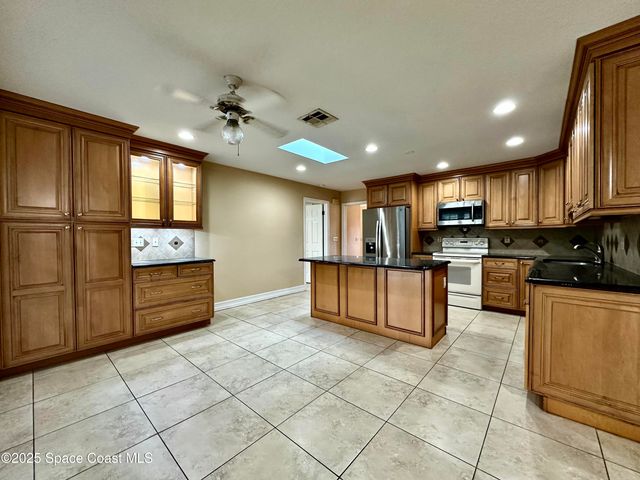 1084 Herne Avenue NE, Palm Bay, FL 32907