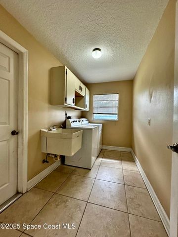 1084 Herne Avenue NE, Palm Bay, FL 32907