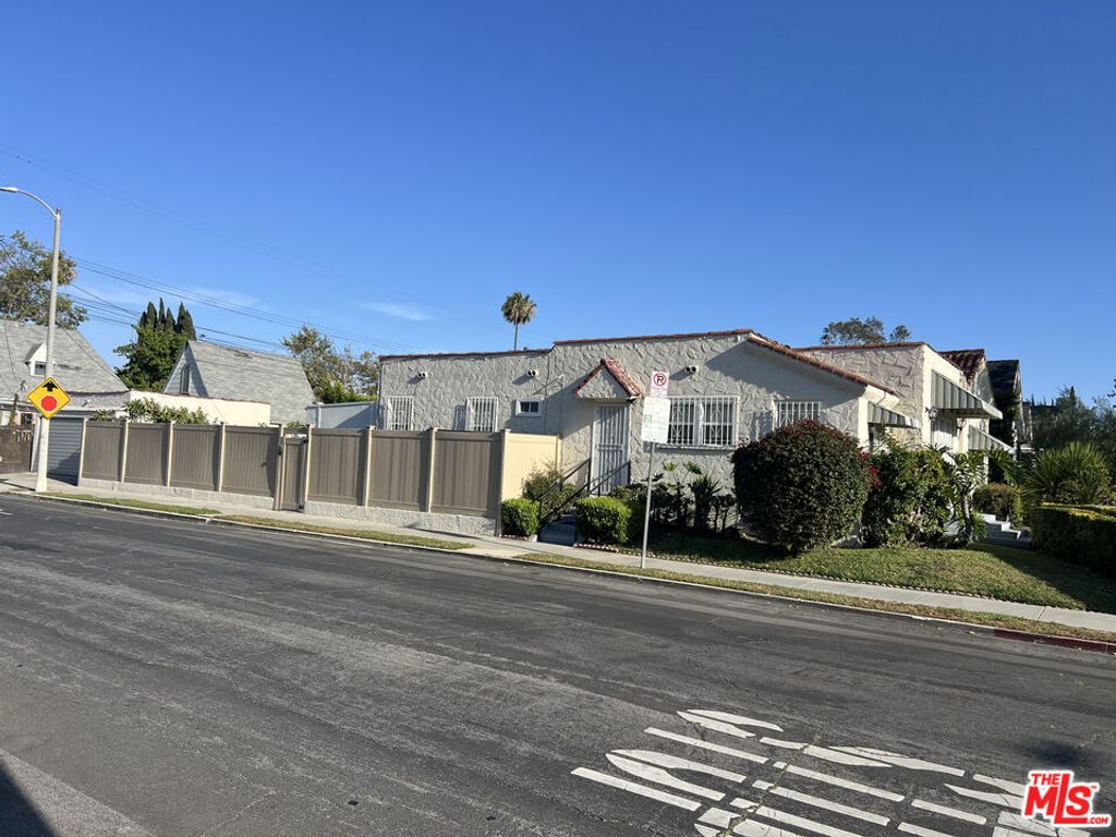 758 N Mansfield Avenue, Los Angeles, CA 90038 — photo 3