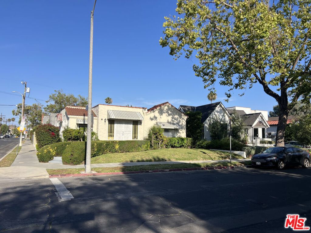 758 N Mansfield Avenue, Los Angeles, CA 90038 — photo 4