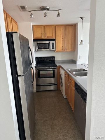5330 Pershing Avenue 503, St Louis, MO 63112