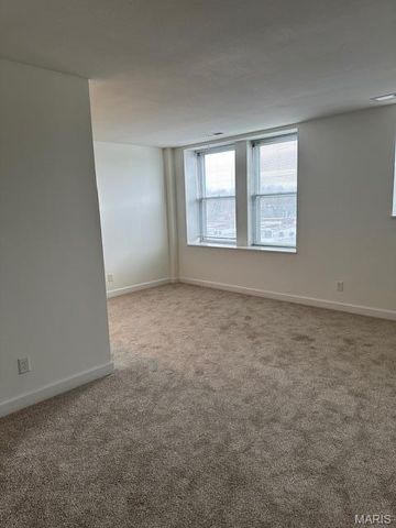 5330 Pershing Avenue 503, St Louis, MO 63112