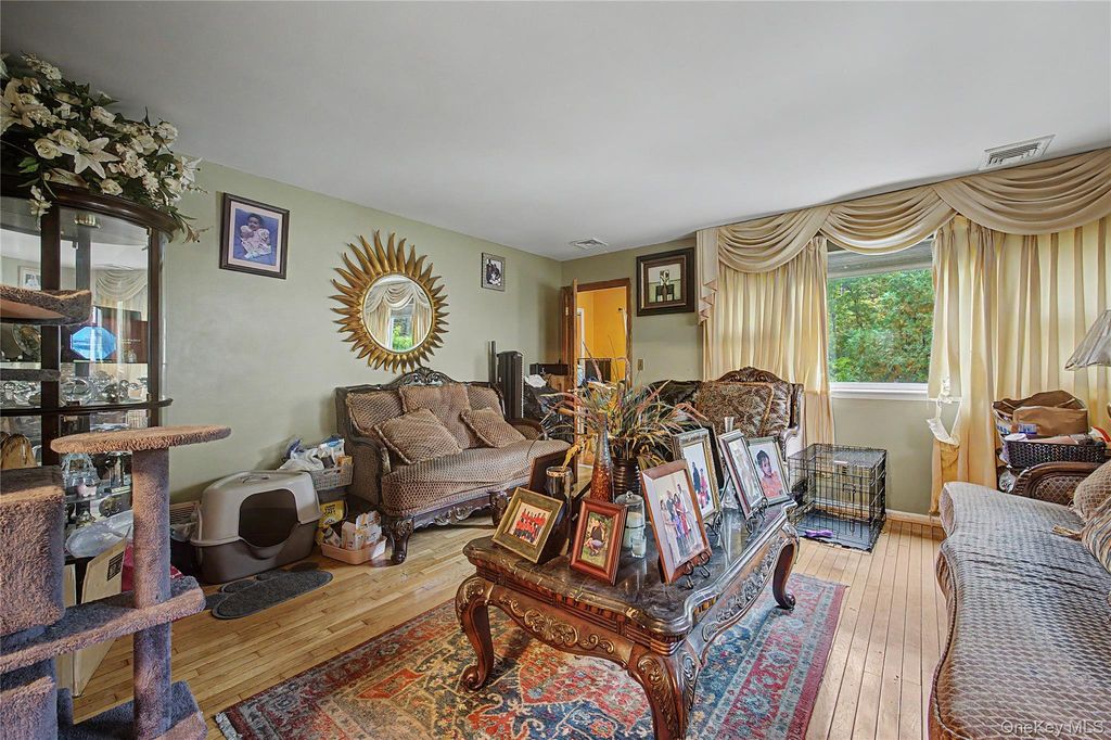 7 Cabot Avenue, White Plains, NY 10523 — photo 3