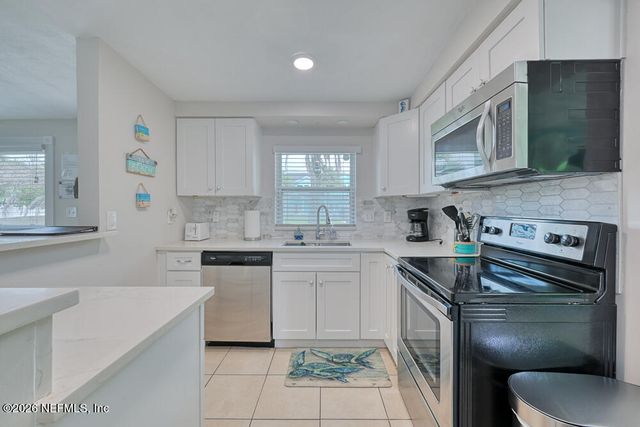 827 4TH Avenue N, Jacksonville Beach, FL 32250