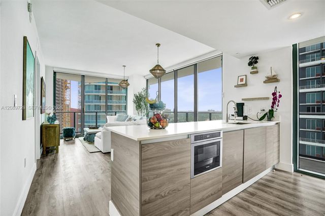 1300 S Miami Avenue 2306, Miami, FL 33130