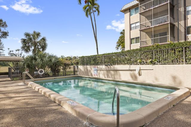 6300 S Falls Circle Drive 311, Lauderhill, FL 33319