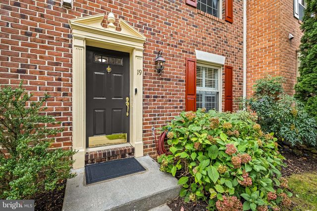 19 VICTORIA FALLS CT, Sparks, MD 21152