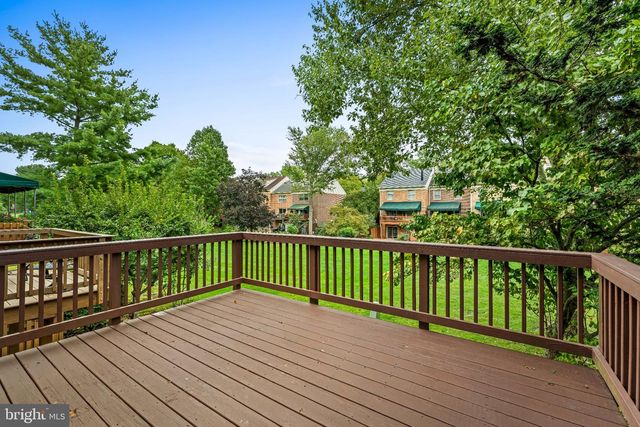 19 VICTORIA FALLS CT, Sparks, MD 21152