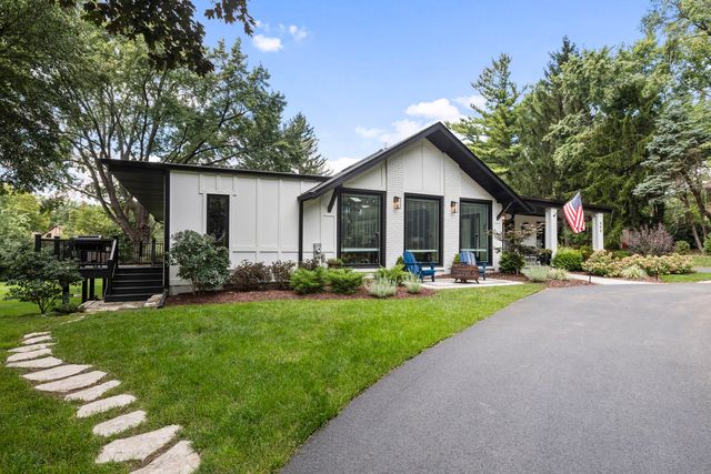 404 Inverdale Drive, Inverness, IL 60010