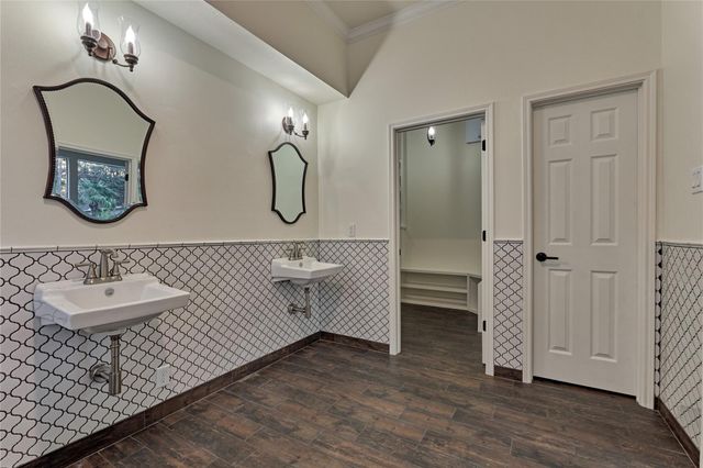 168 Bristol Bend Circle, The Woodlands, TX 77382