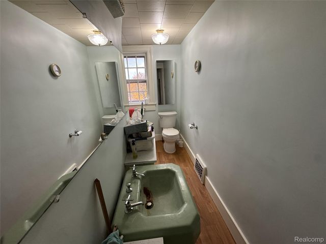 7443 E Michigan Avenue, Saline, MI 48176