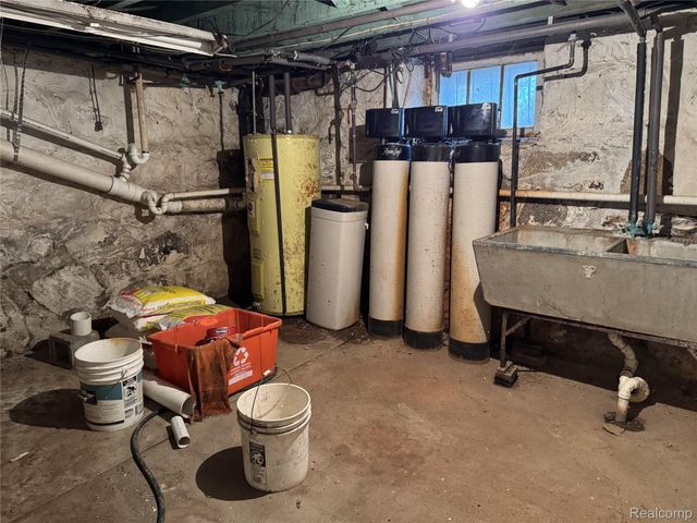 7443 E Michigan Avenue, Saline, MI 48176