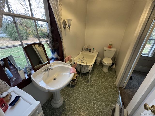 7443 E Michigan Avenue, Saline, MI 48176