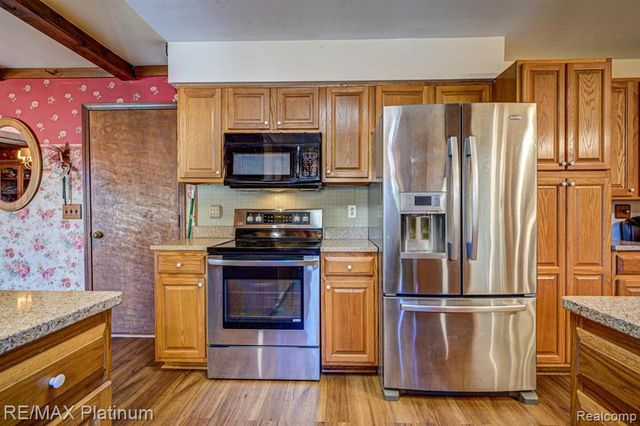 7062 South Fork Drive, Swartz Creek, MI 48473