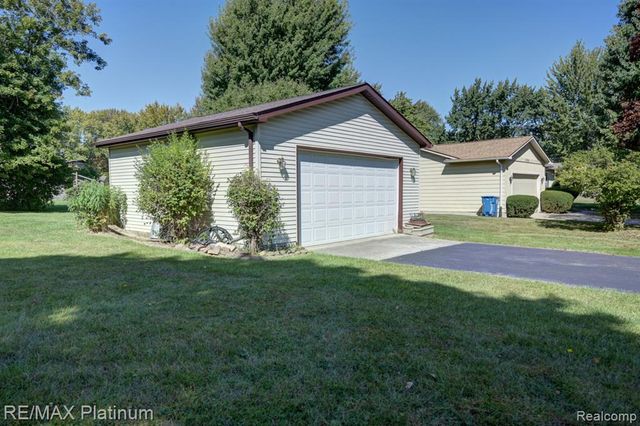 7062 South Fork Drive, Swartz Creek, MI 48473