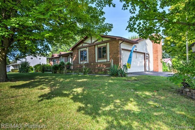 7062 South Fork Drive, Swartz Creek, MI 48473