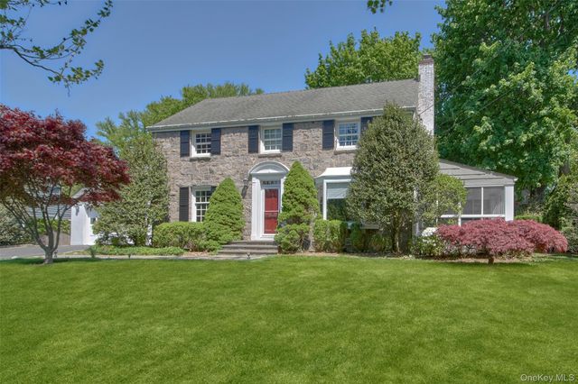 71 Heatherbloom Road, White Plains, NY 10605