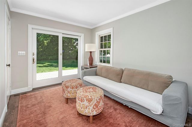 71 Heatherbloom Road, White Plains, NY 10605