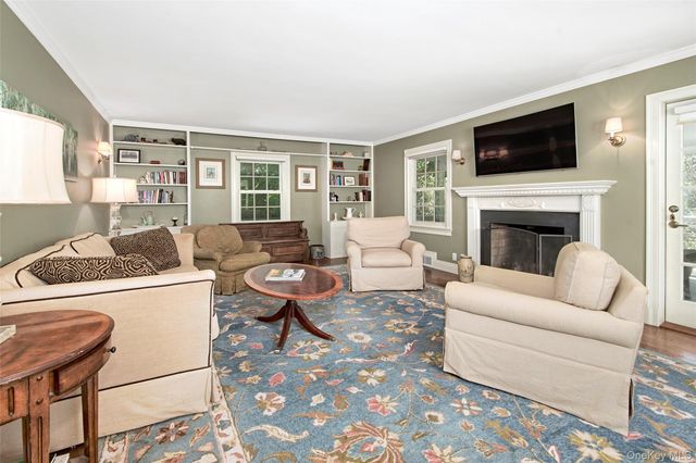 71 Heatherbloom Road, White Plains, NY 10605