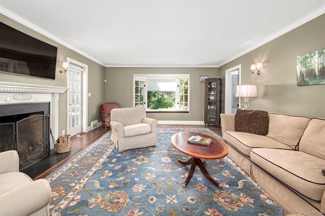 71 Heatherbloom Road, White Plains, NY 10605
