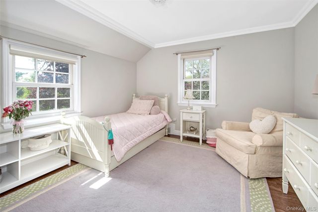 71 Heatherbloom Road, White Plains, NY 10605