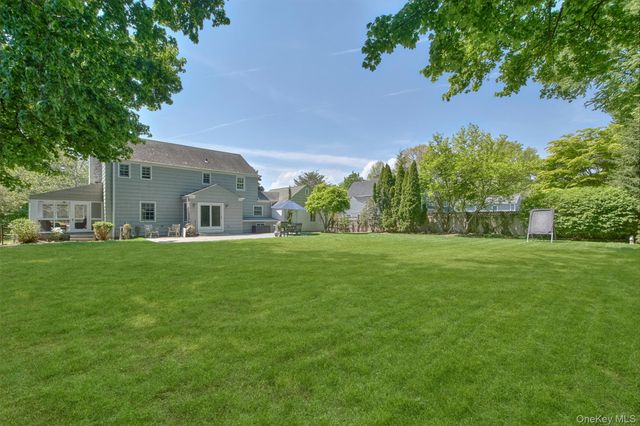 71 Heatherbloom Road, White Plains, NY 10605
