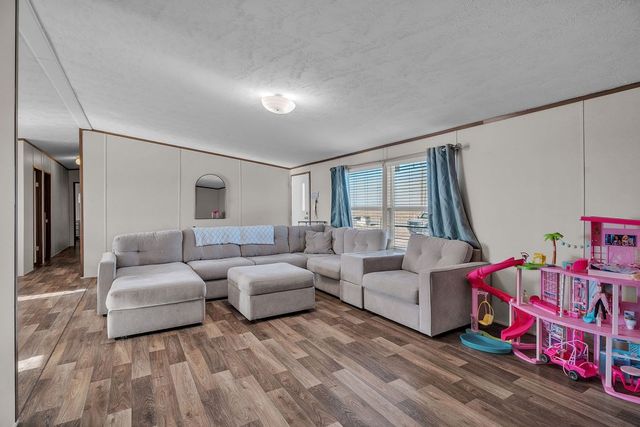 2439 Mist Ave, Stanton, TX 79782