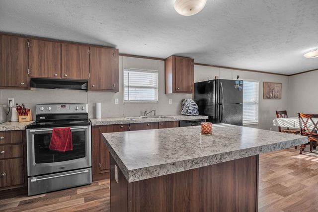 2439 Mist Ave, Stanton, TX 79782