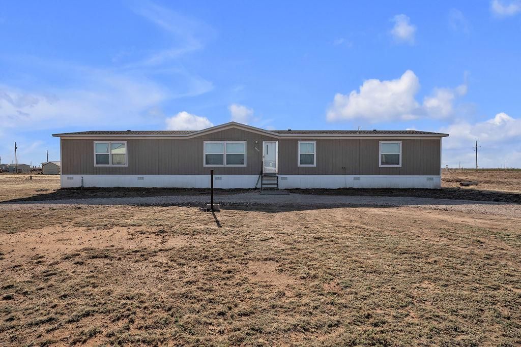 2439 Mist Ave, Stanton, TX 79782