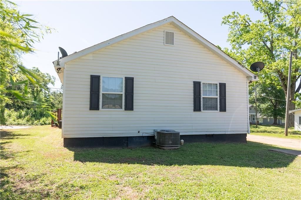 Image 18 of property listing at 53 Washington Drive, Forsyth, GA 31029