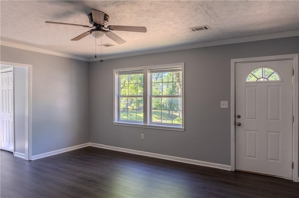 Image 3 of property listing at 53 Washington Drive, Forsyth, GA 31029