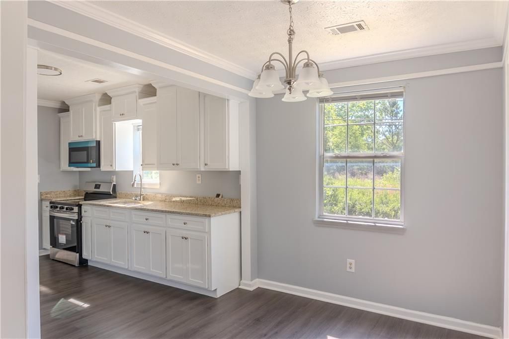 Image 5 of property listing at 53 Washington Drive, Forsyth, GA 31029