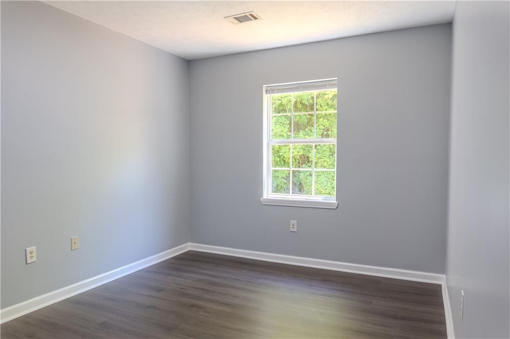 Image 9 of property listing at 53 Washington Drive, Forsyth, GA 31029