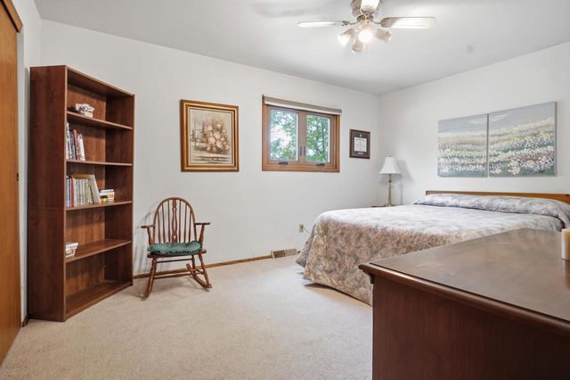 1482 37th AVENUE, Kenosha, WI 53144