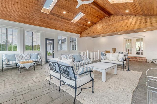 197 Browns Mill Road, Versailles, KY 40383
