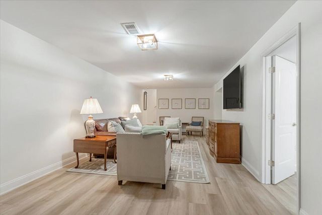 197 Browns Mill Road, Versailles, KY 40383