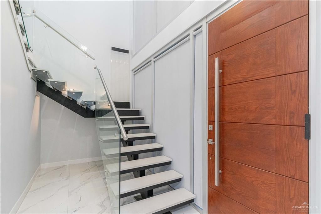 Image 12 of property listing at 2416 S Thames Drive, Edinburg, TX 78539